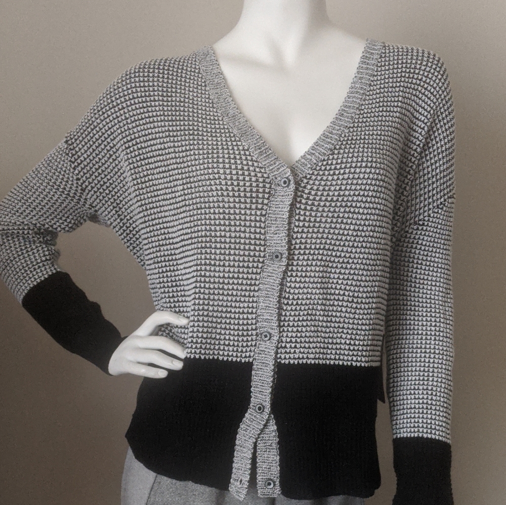 DEX V-Neck Cardigan NWT!!